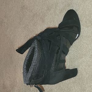 Size 8  Black Nine West Strappy Heels